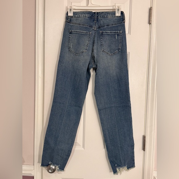 Jessica Simpson Blue Streak Spotlight Straight Ongoing, distressed/Ripped Jeans - Picture 12 of 16